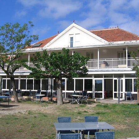Ymca Villeneuve Les Avignon Hotel Buitenkant foto