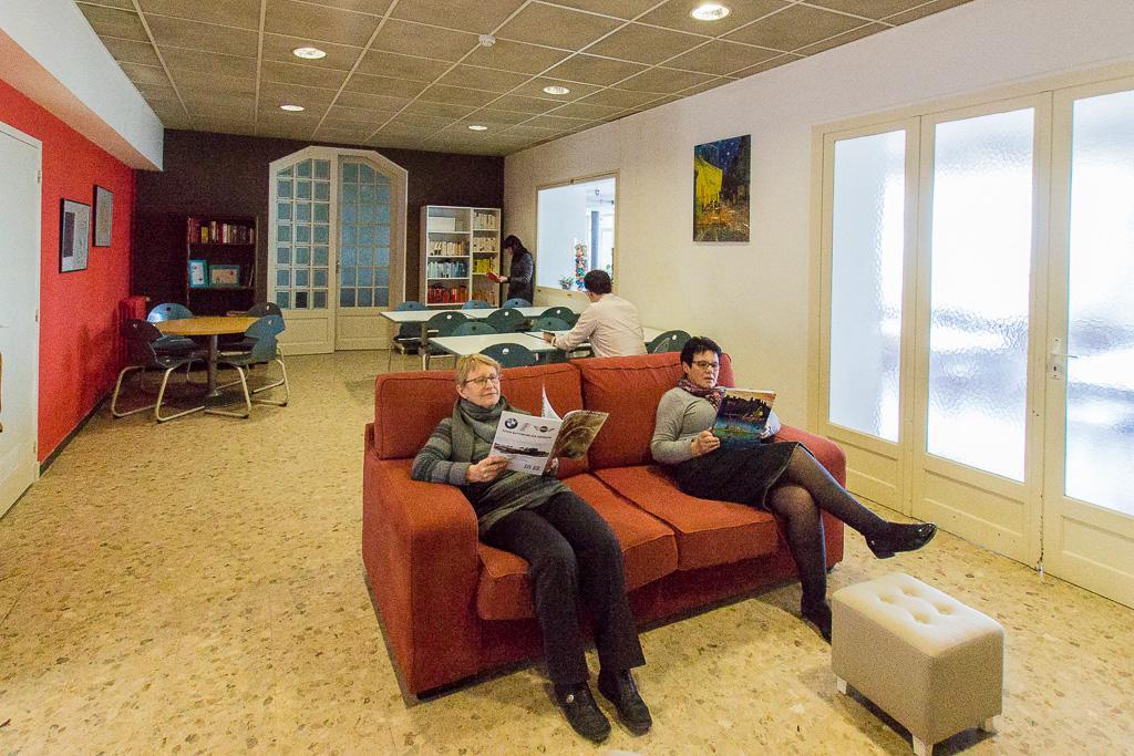 Ymca Villeneuve Les Avignon Hotel Buitenkant foto