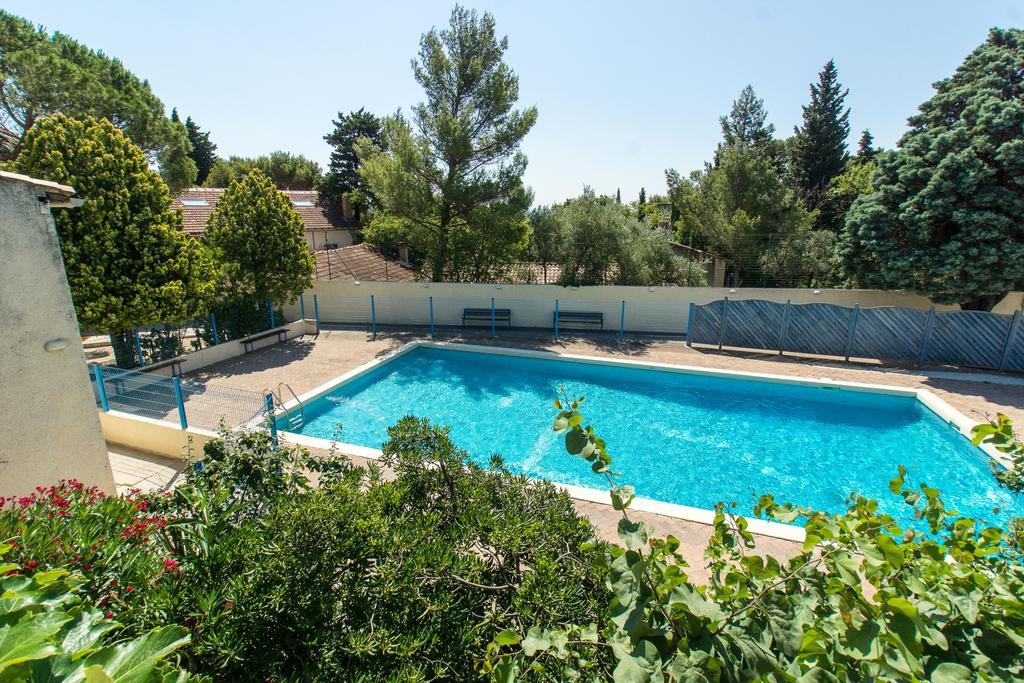 Ymca Villeneuve Les Avignon Hotel Buitenkant foto