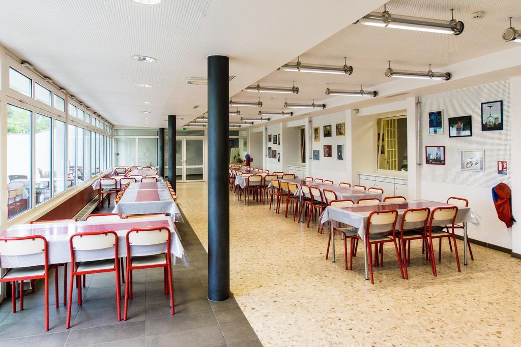 Ymca Villeneuve Les Avignon Hotel Buitenkant foto