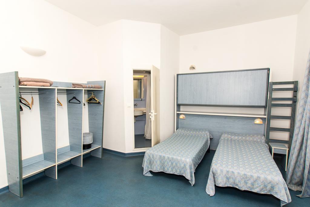 Ymca Villeneuve Les Avignon Hotel Buitenkant foto