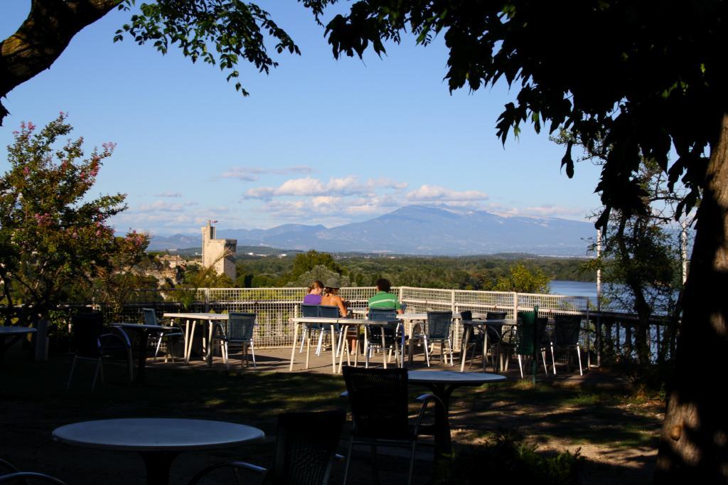 Ymca Villeneuve Les Avignon Hotel Buitenkant foto