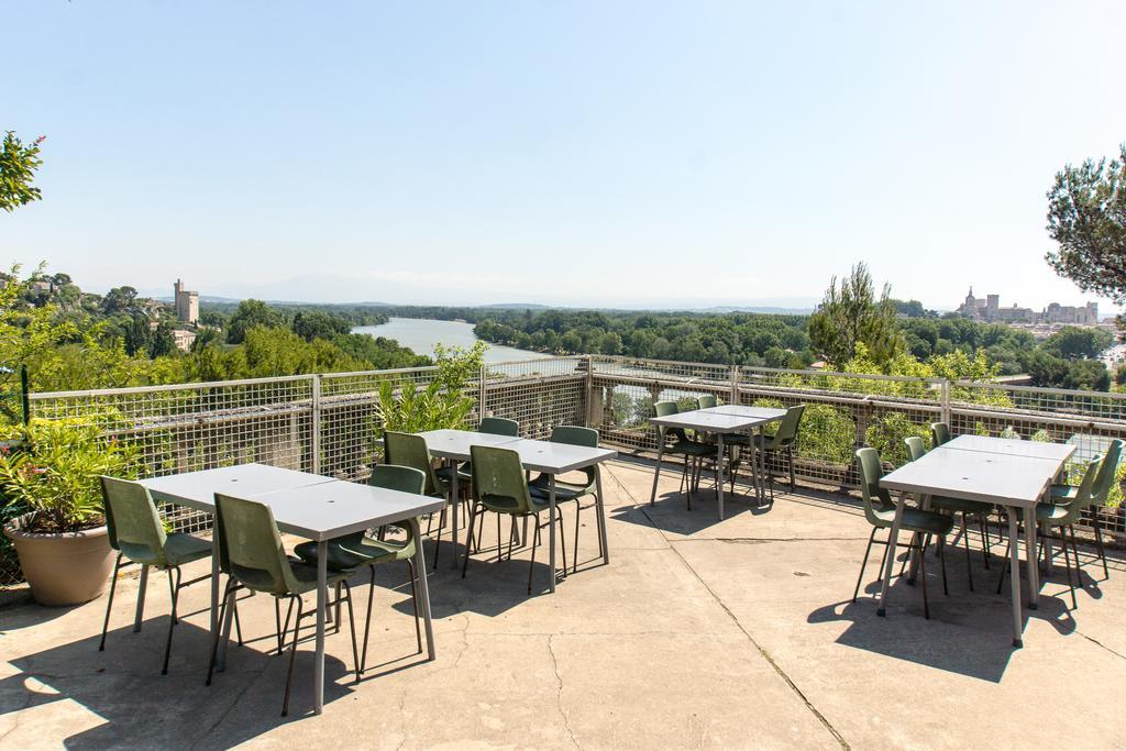Ymca Villeneuve Les Avignon Hotel Buitenkant foto